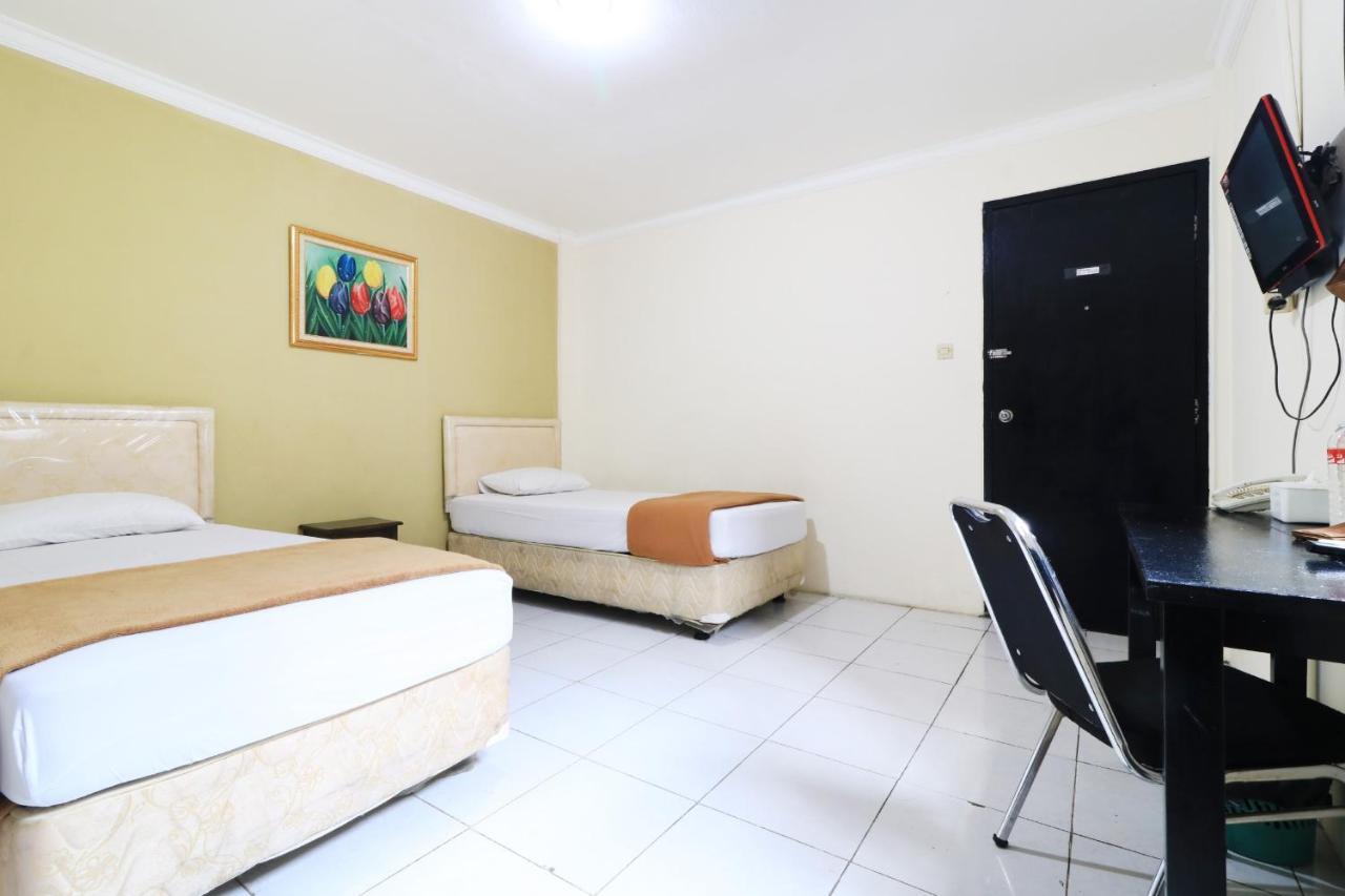 Ams Hotel Koja Джакарта Экстерьер фото