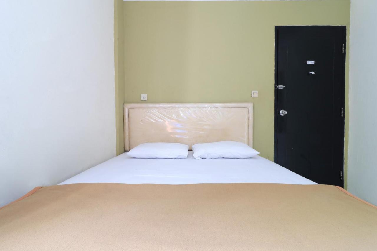 Ams Hotel Koja Джакарта Экстерьер фото